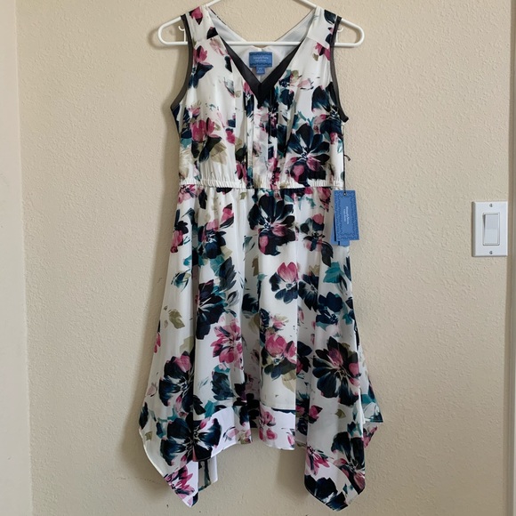 Vera Wang NWT petit floral dress - Picture 2 of 6